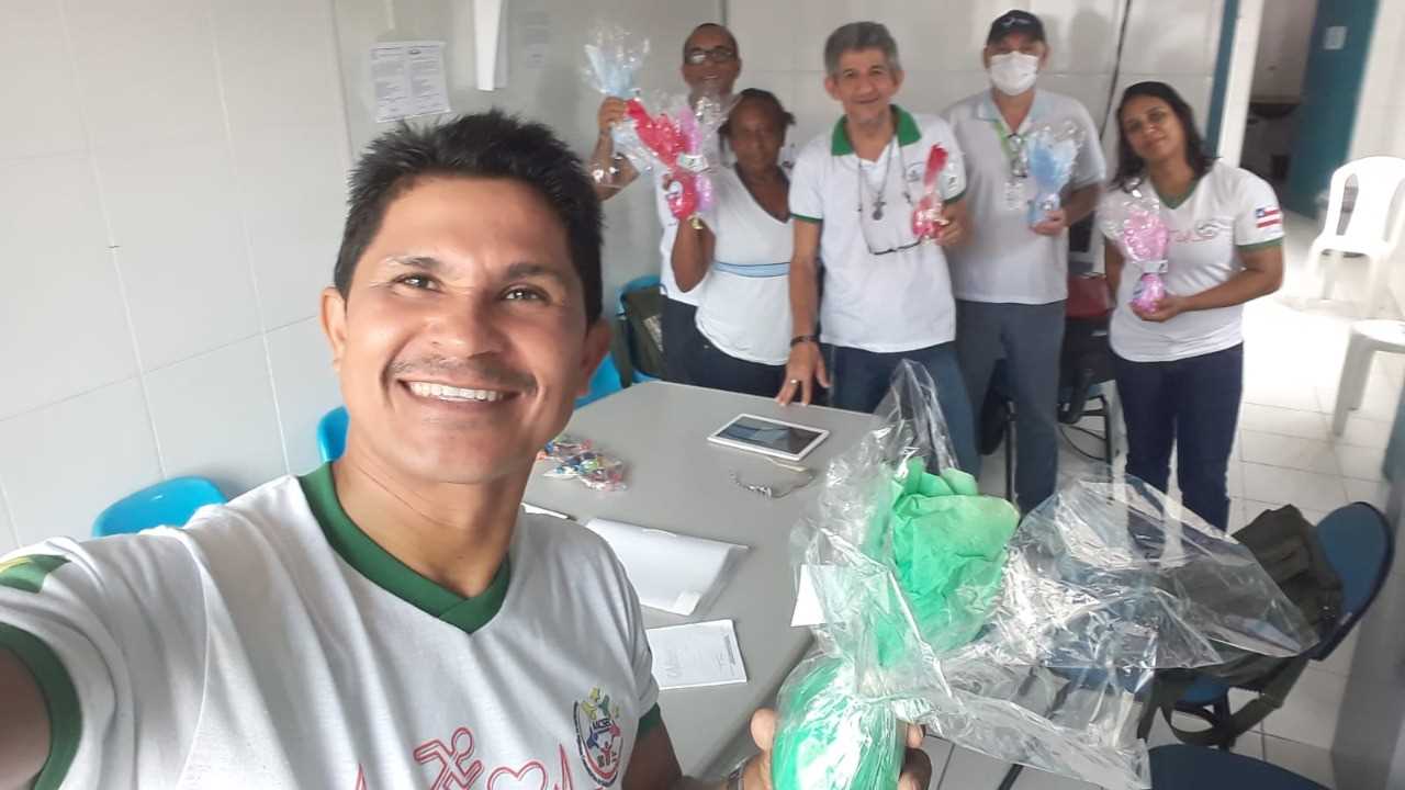 Camacã: Unidade de Saúde Luís Castro II antecipa a Páscoa distribuindo chocolates para as crianças